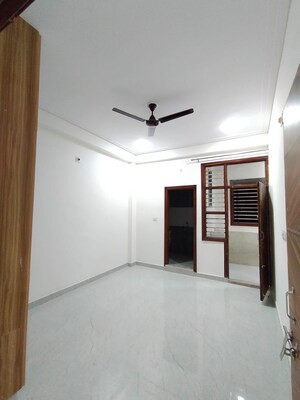 Room in 2 BHK Independent House at Ansal Plaza Sector-23, Sector 23 – for Rent
