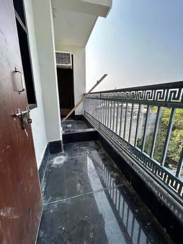 Balcony in 2 BHK Builder Floor at Hansmukhi Deep Residency, Sector 22 – for Rent