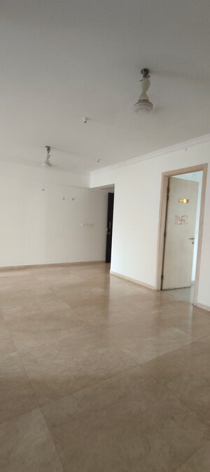 Room in 3.5 BHK Apartment at Hiranandani Meadows, Manpada – for Rent