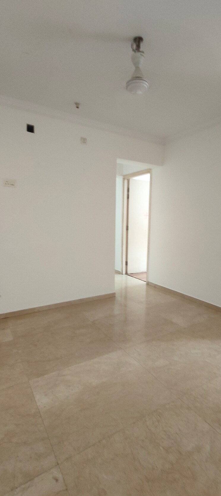 Room, hiranandani-meadows 3.5 Bedroom 1450 Sq.Ft. Apartment In Manpada Thane 9286559