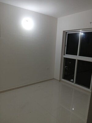 Room in 1 BHK Apartment at Lodha Amara, Kolshet Road – for Rent