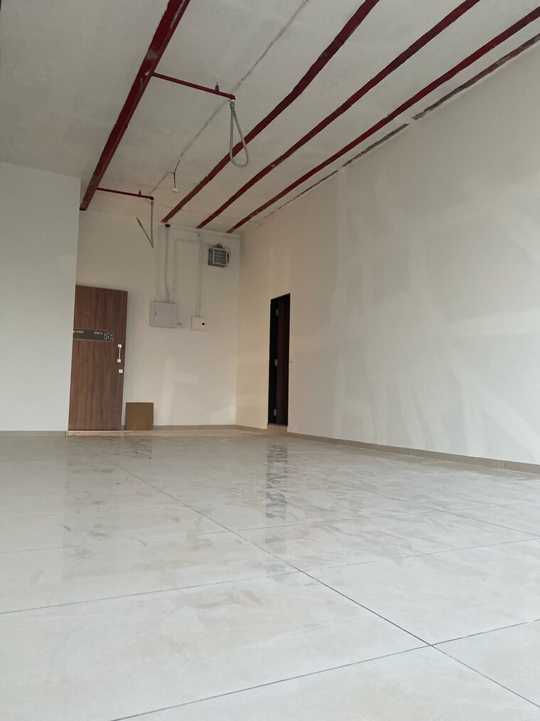 Room, chandak-unicorn Commercial Office Space 840 Sq.Ft. In Jeevan Nagar Mumbai 9286533