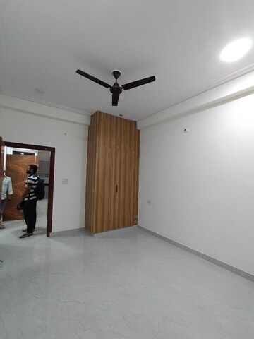 Room in 1.5 BHK Builder Floor at Geeta Apartments Dharam Colony, Dharam Colony – for Rent