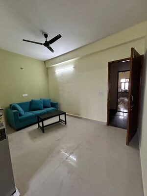 Furnished Amenities in 1.5 BHK Builder Floor at Geeta Apartments Dharam Colony, Dharam Colony – for Rent