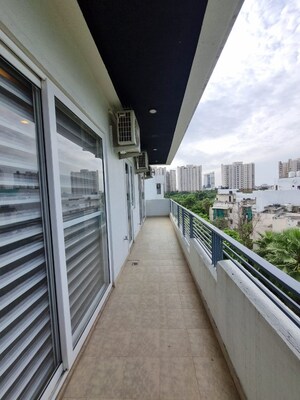 Balcony in 3 BHK Builder Floor at Ansal Florence Villa, Sector 57 – for Rent