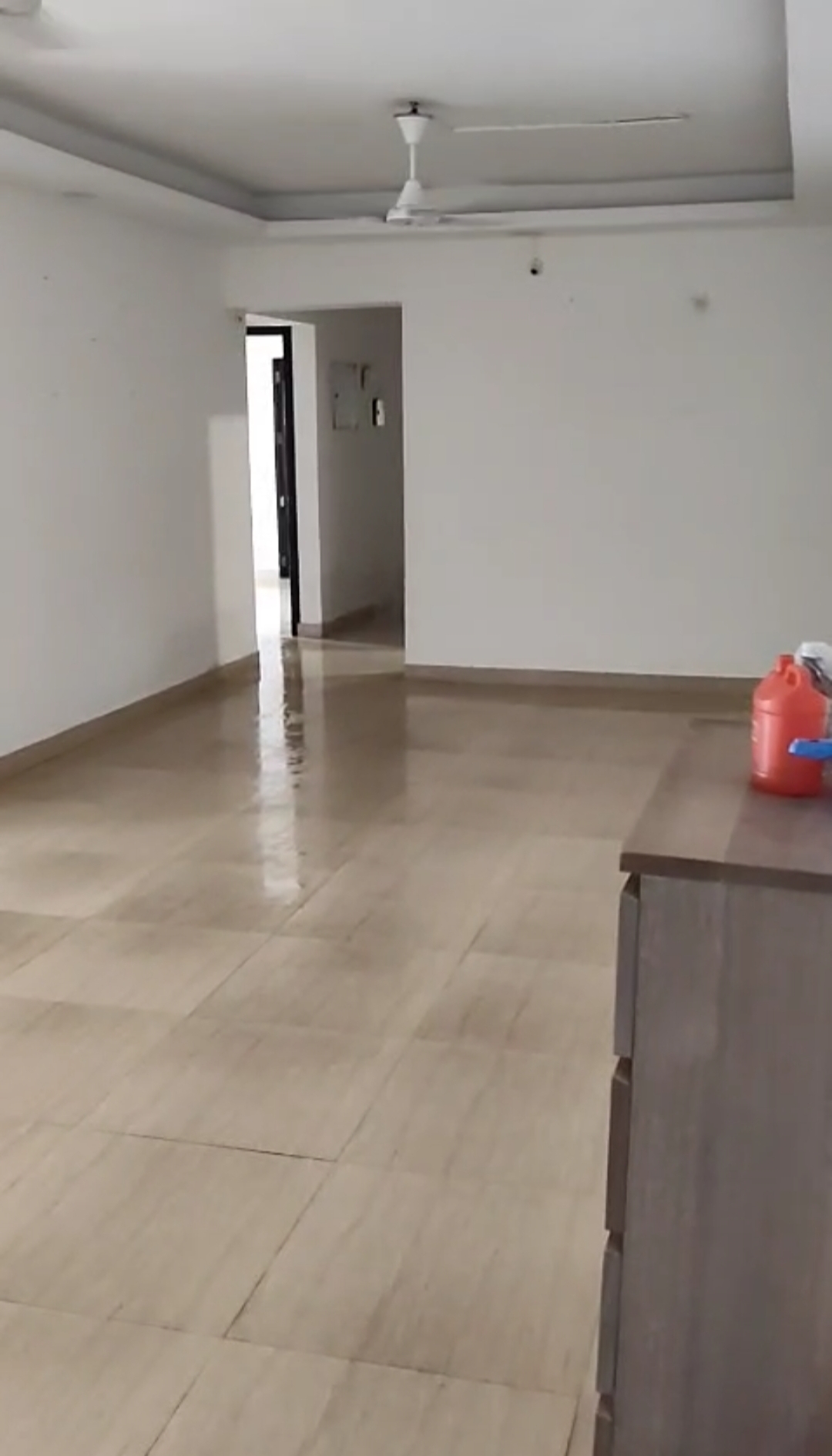 4 BHK 1500 Sq.Ft. Apartment in Andheri CHS