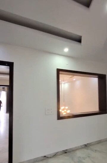 Room in 4 BHK Independent House at Sector 7 – for Rent