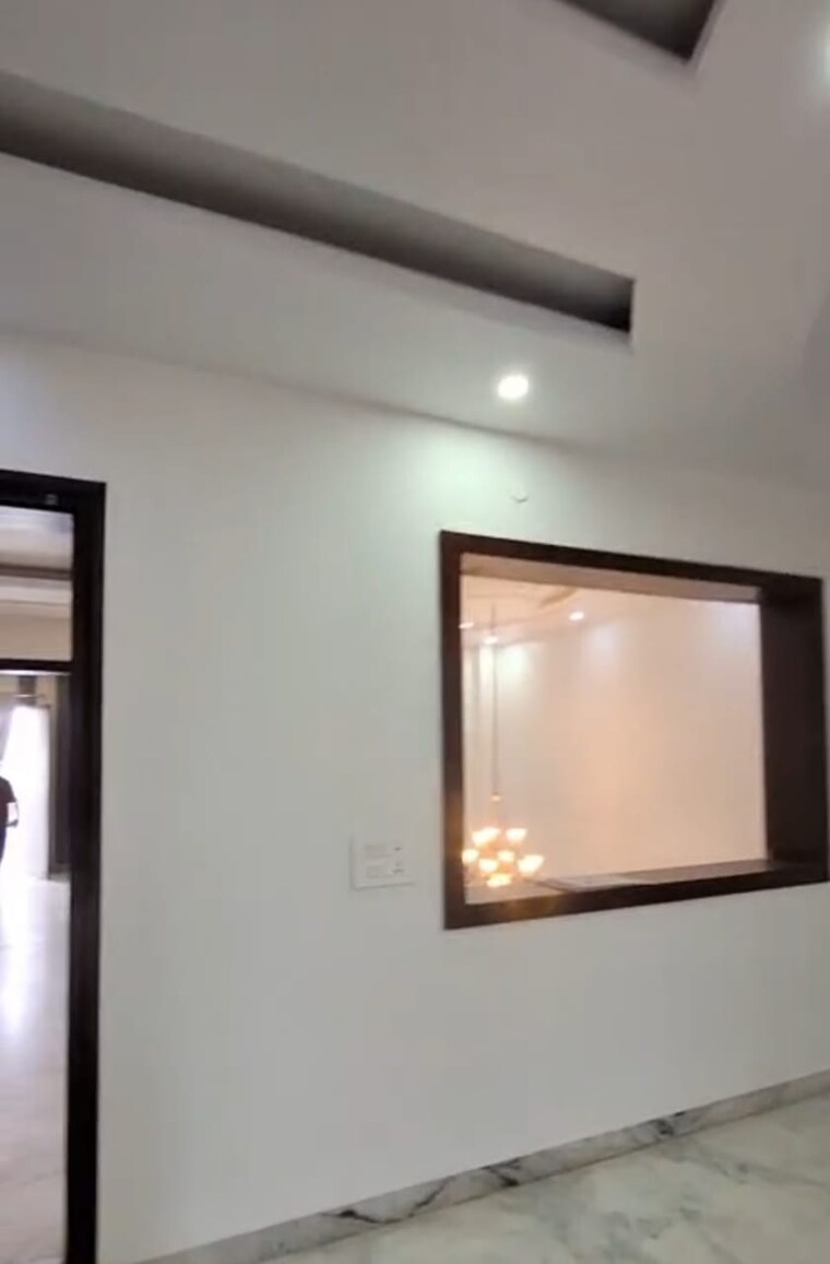 Room, sector 7 4 Bedroom 250 Sq.Yd. Independent House In Sector 7 Faridabad 9286526