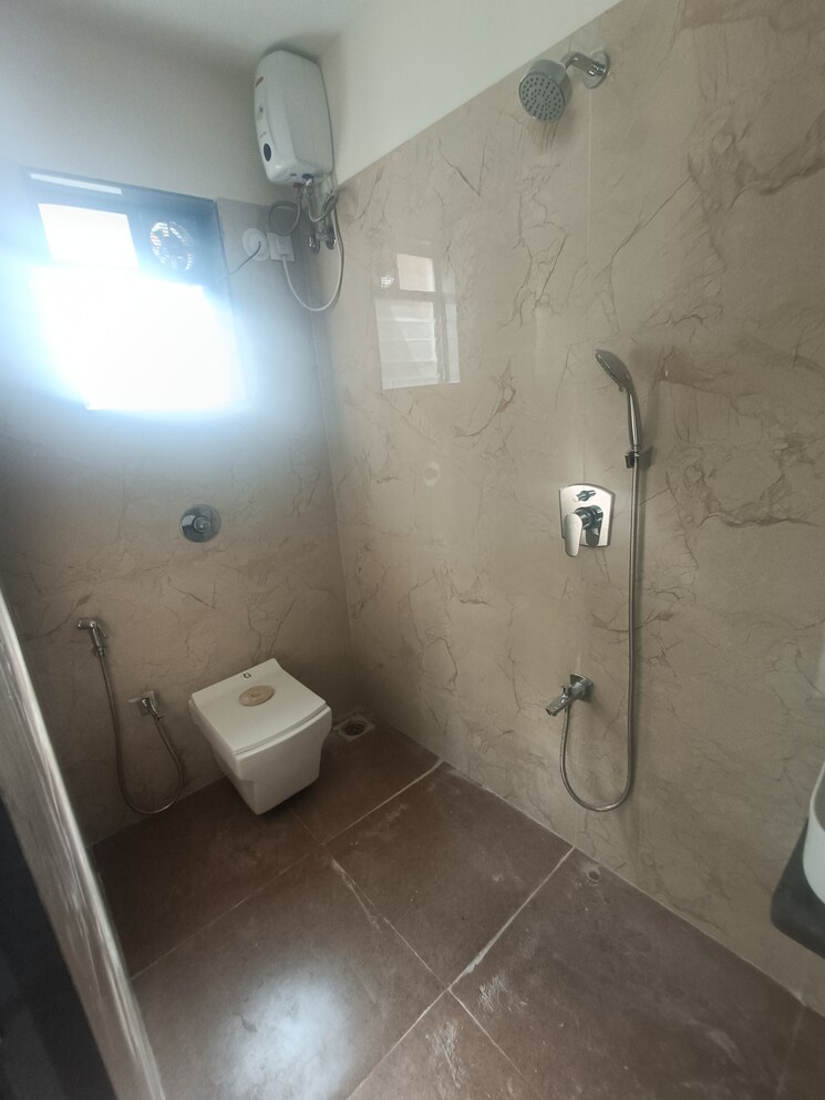 Bathroom, chaitanya-anand-lunkhod-chsl 2 Bedroom 676 Sq.Ft. Apartment In Andheri West Mumbai 9286555