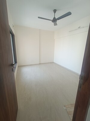 Room in 2 BHK Apartment at Chaitanya Anand Lunkhod CHSL, Andheri West – for Rent