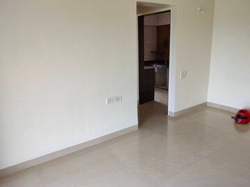 Room in 1 BHK Apartment at Suryakiran Tower, Kandivali East – for Sale