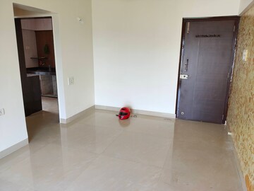 Room in 1 BHK Apartment at Suryakiran Tower, Kandivali East – for Sale