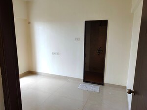 Room in 1 BHK Apartment at Suryakiran Tower, Kandivali East – for Sale
