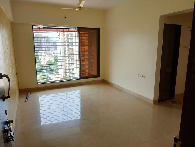 Room, suryakiran-tower 1 Bedroom 680 Sq.Ft. Apartment In Kandivali East Mumbai 9286567