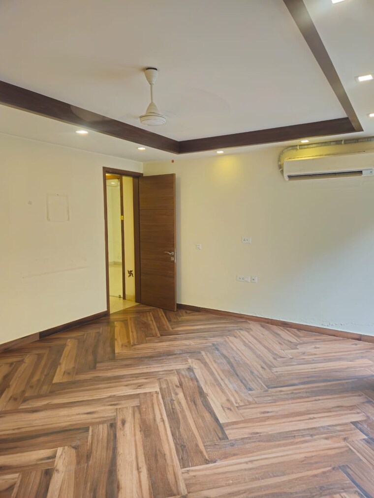 Bedroom, greater kailash 3 Bedroom 217 Sq.Yd. Builder Floor In Greater Kailash Delhi 9286589