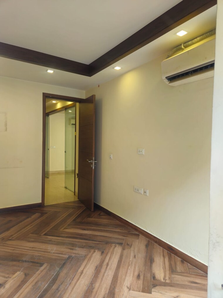 Room, greater kailash 3 Bedroom 217 Sq.Yd. Builder Floor In Greater Kailash Delhi 9286589