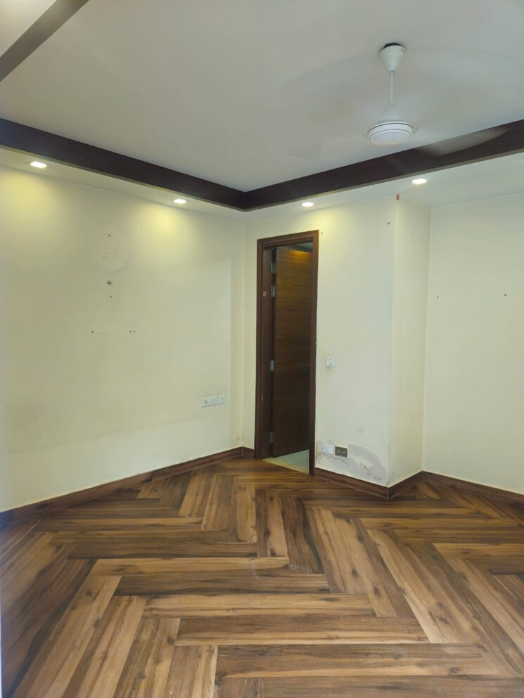 Room, greater kailash 3 Bedroom 217 Sq.Yd. Builder Floor In Greater Kailash Delhi 9286589