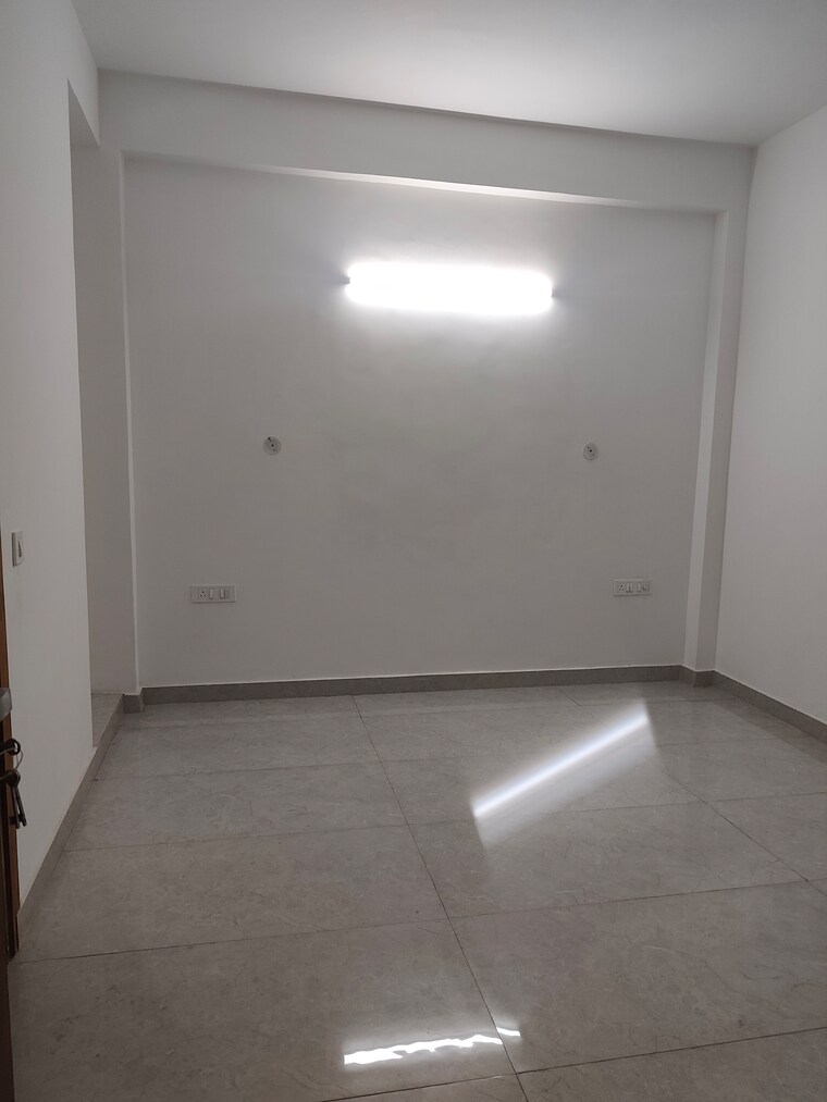 Bedroom, unitech-the-residences 6+ Bedroom 12000 Sq.Ft. Independent House In Sector 117 Noida 9286601