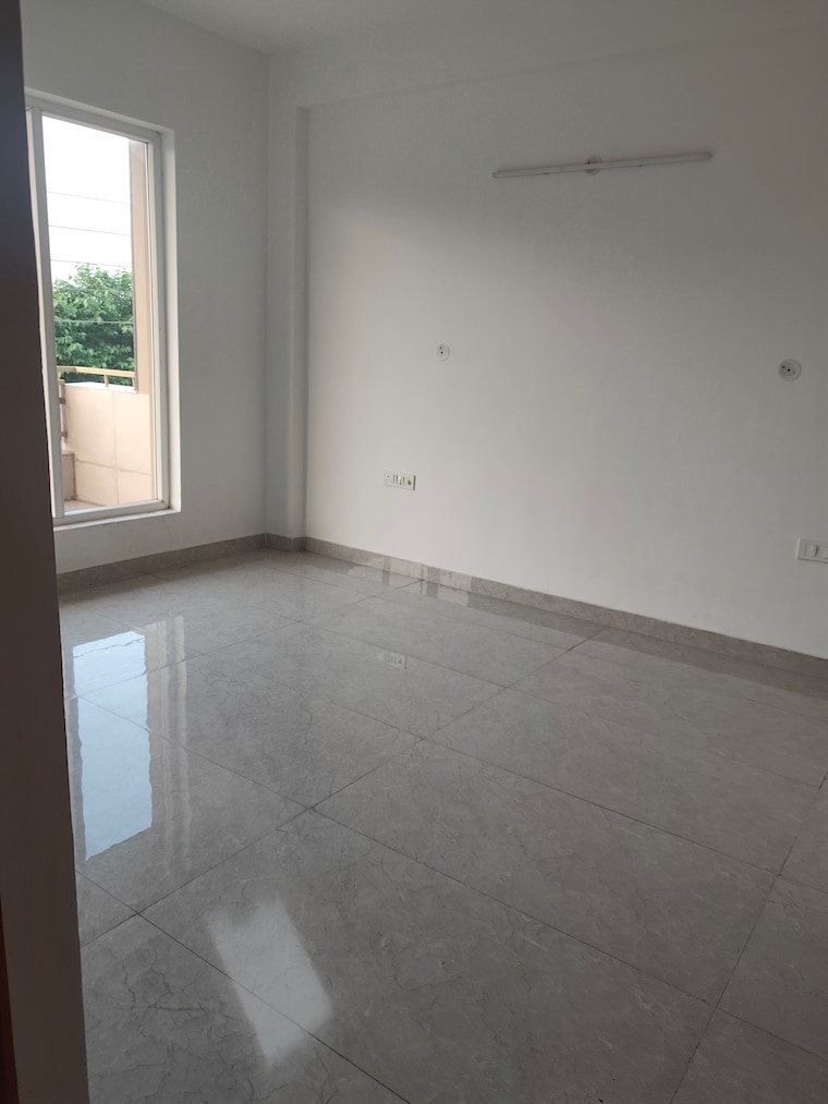 Bedroom, unitech-the-residences 6+ Bedroom 12000 Sq.Ft. Independent House In Sector 117 Noida 9286601