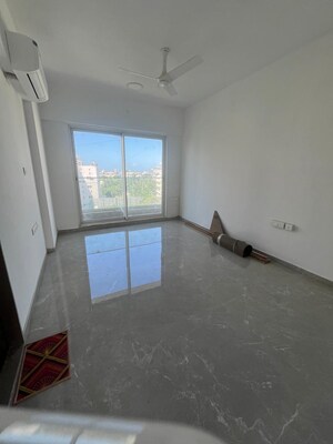 Room in 3 BHK Apartment at Andheri West – for Rent