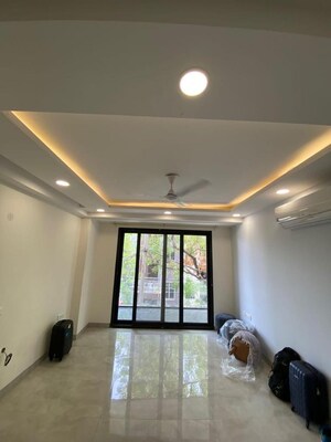 Living Room in 4 BHK Builder Floor at Unitech South City 1, South City 1 – for Sale