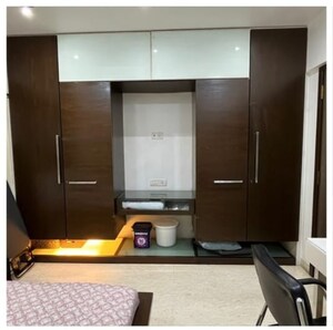 Bedroom in 4 BHK Apartment at Arihant Apartments Khar, Khar West – for Rent