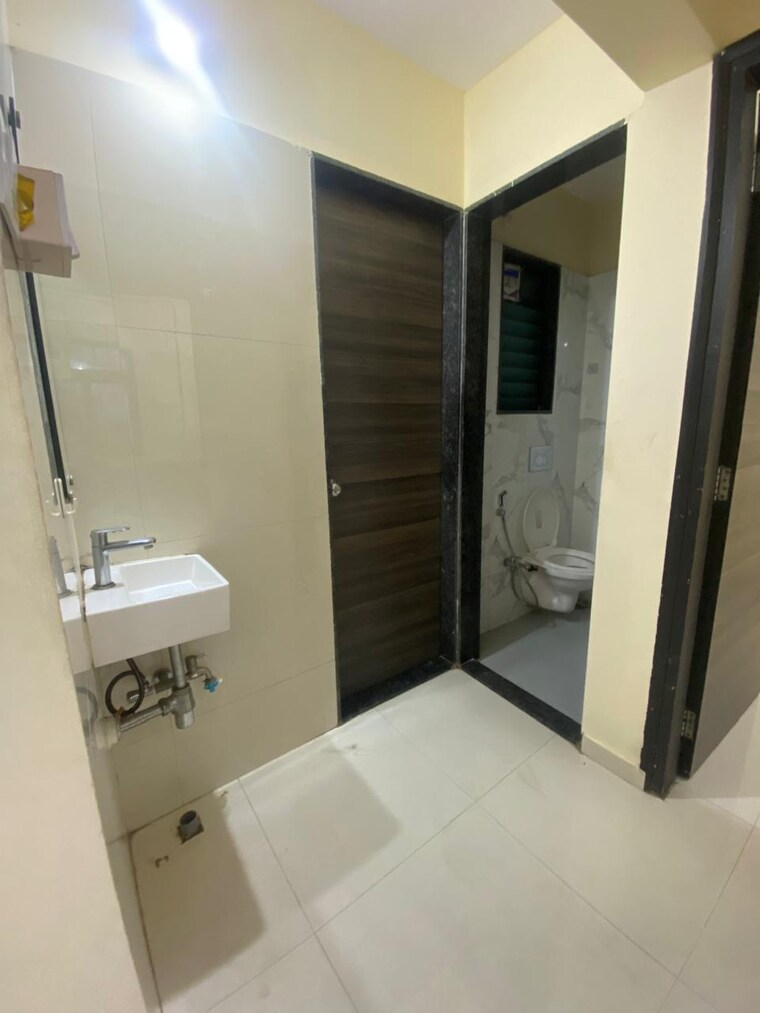 Bathroom, dosti-desire-joy 1 Bedroom 300 Sq.Ft. Apartment In Brahmand Thane 9286642