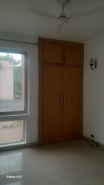 Room in 4 BHK Apartment at Nirvana Country Birch Court, Sector 50 – for Rent