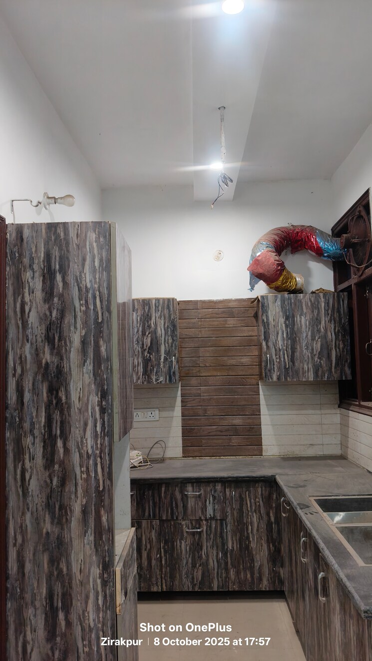 Bathroom, dhakoli 2 Bedroom 100 Sq.Yd. Apartment In Dhakoli Zirakpur 9286696