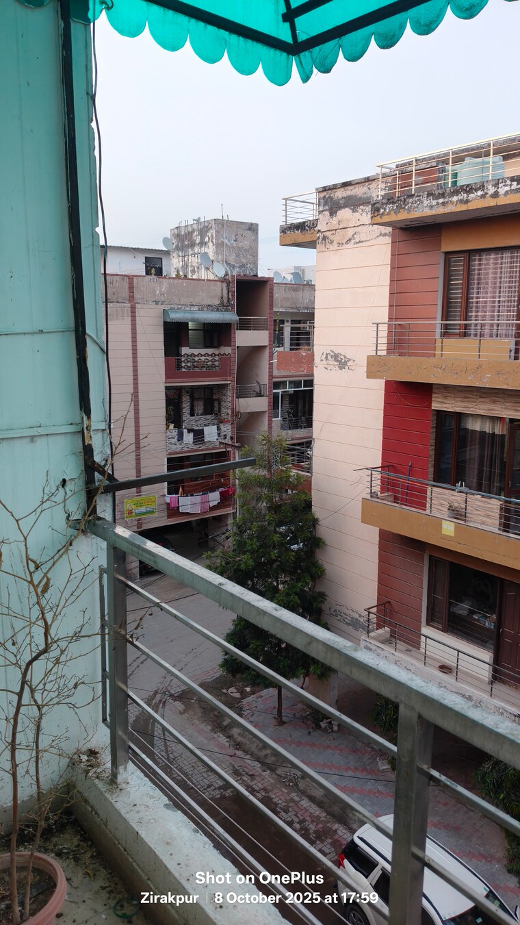 Balcony, dhakoli 2 Bedroom 100 Sq.Yd. Apartment In Dhakoli Zirakpur 9286696