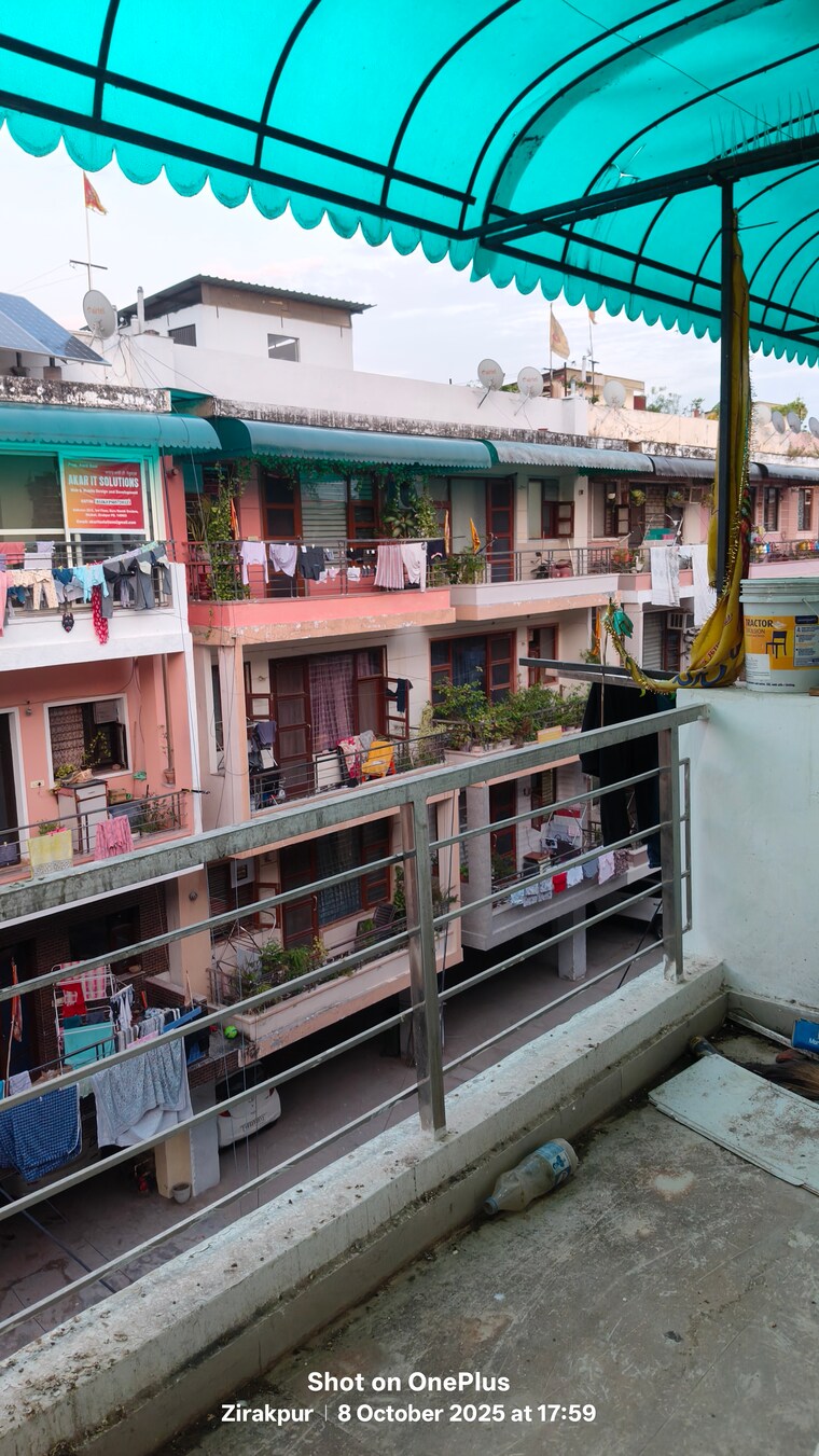 Balcony, dhakoli 2.5 Bedroom 100 Sq.Yd. Apartment In Dhakoli Zirakpur 9286725