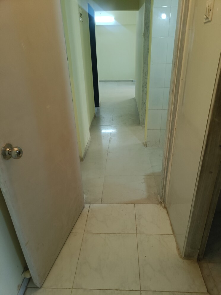 Bathroom, satya-sai-complex 2 Bedroom 1000 Sq.Ft. Apartment In Padma Nagar Mumbai 9286780