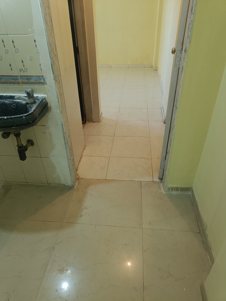 Bathroom, satya-sai-complex 2 Bedroom 1000 Sq.Ft. Apartment In Padma Nagar Mumbai 9286780