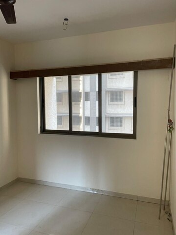 Room in 1 BHK Apartment at Puranik City Phase III, Ghodbunder Road – for Rent