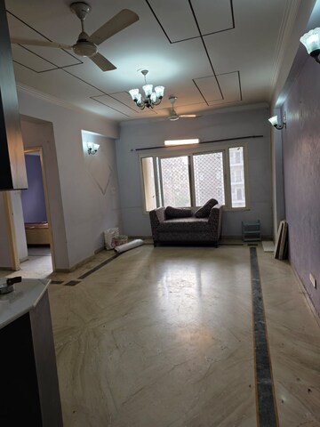 Room in 2 BHK Builder Floor at East End Apartments, Indrapuram – for Sale