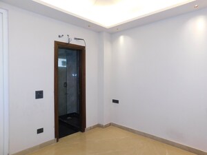 Room in 3 BHK Builder Floor at Chittaranjan Park – for Sale