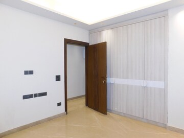 Room in 3 BHK Builder Floor at Chittaranjan Park – for Sale