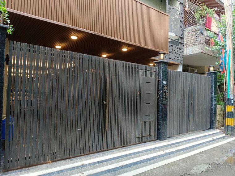 Exterior View, chittaranjan park 3 Bedroom 160 Sq.Yd. Builder Floor In Chittaranjan Park Delhi 9286844