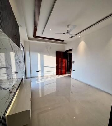 Living Room in 3 BHK Builder Floor at BP Homes, Sector 85 – for Sale
