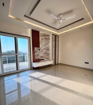 Room in 3 BHK Builder Floor at BP Homes, Sector 85 – for Sale