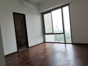 Room in 3 BHK Apartment at Piramal Mahalaxmi, Mahalaxmi – for Rent