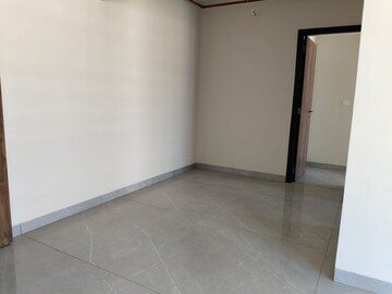 Room in 2 BHK Apartment at Hubtown The Premiere, Andheri West – for Rent