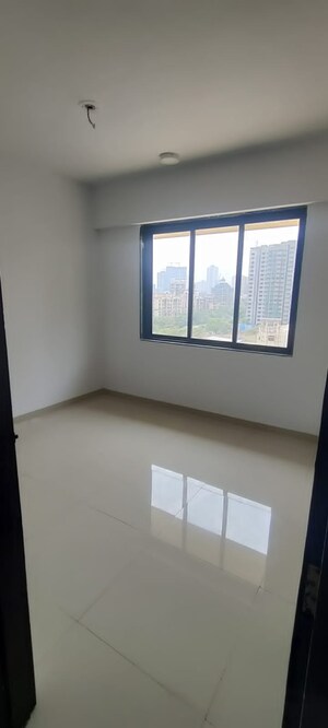 Master Bedroom in 1 BHK Apartment at Highland Pearl, Thane West – for Rent