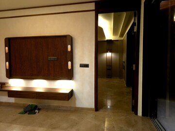 Room in 3 BHK Builder Floor at Hauz Khas – for Sale