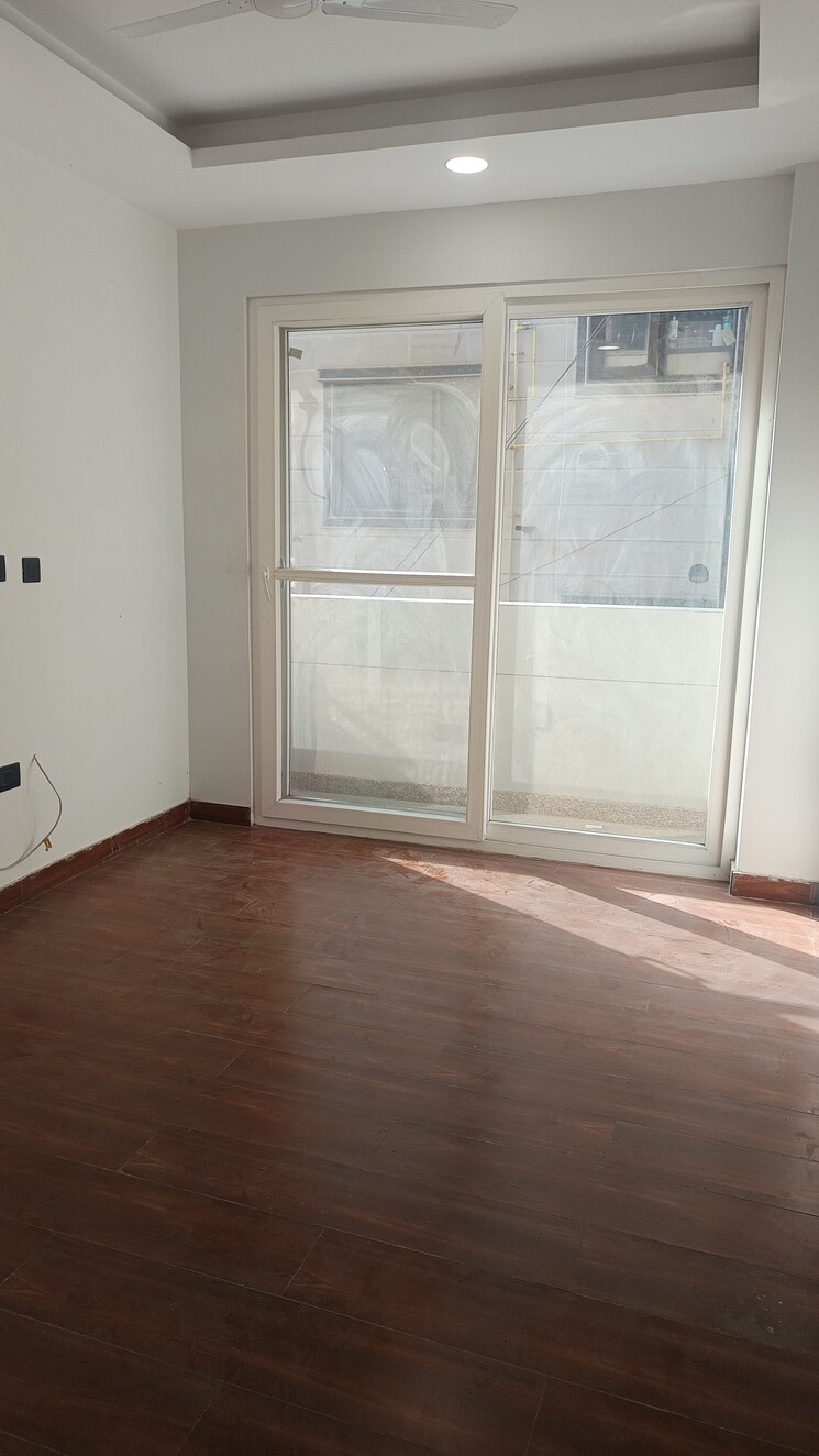 Room, patel nagar 2 Bedroom 1000 Sq.Ft. Builder Floor In Patel Nagar Delhi 9286909