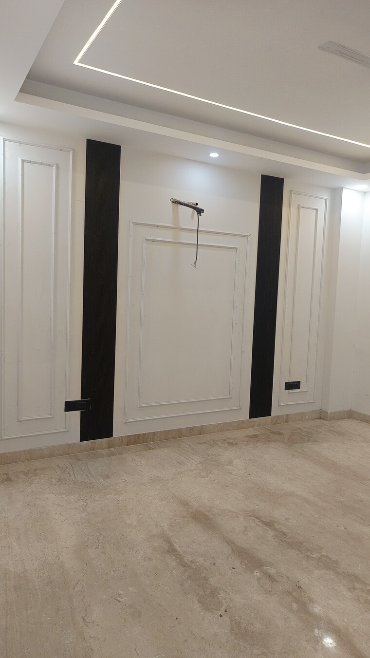 Room, patel nagar 2 Bedroom 1000 Sq.Ft. Builder Floor In Patel Nagar Delhi 9286909