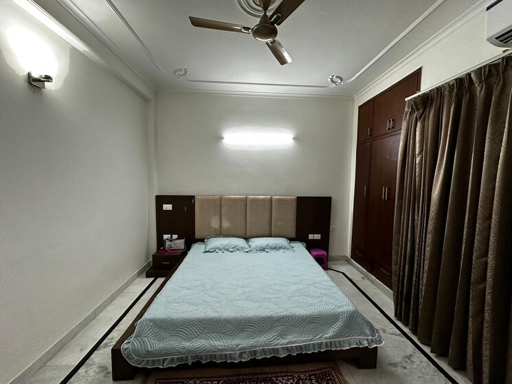 Bedroom, sector 15 3 Bedroom 1900 Sq.Ft. Builder Floor In Sector 15 Gurgaon 9286932