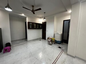 Room in 3 BHK Builder Floor at Sector 15 – for Rent