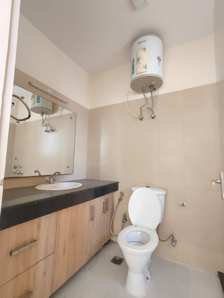 Bathroom, orchid-island 4 Bedroom 1950 Sq.Ft. Builder Floor In Sector 51 Gurgaon 9286919