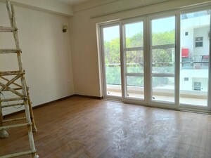 Room in 5 BHK Apartment at SS Linden, Sector 84 – for Rent